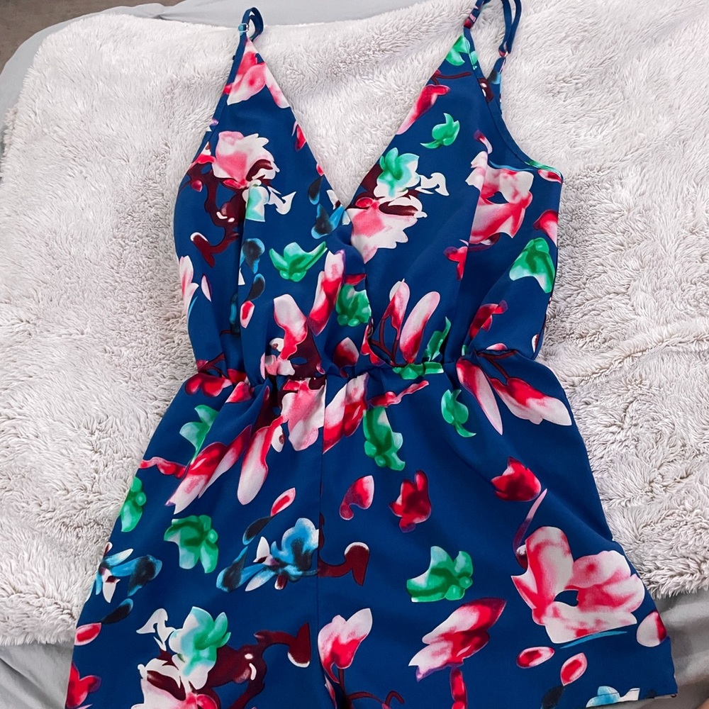 Romper - Picture 2 of 5
